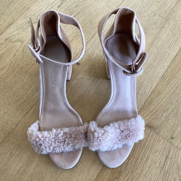 Madewell - The Regina Ankle Strap Shearling Sandal in Nude - Picture 6 of 9
